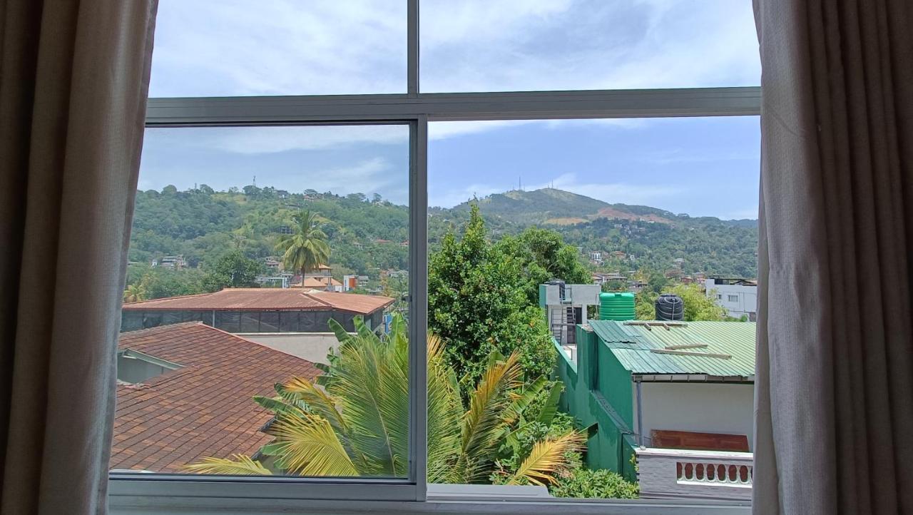 Smile Hub Kandy -Youth Hostel- מראה חיצוני תמונה